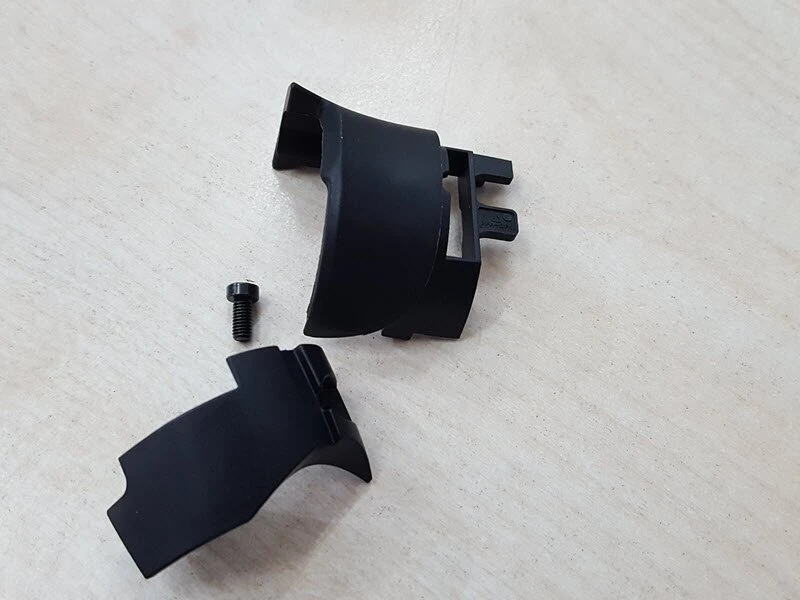 Shimano Abdeckung Für Schalteinheit M. Schrauben ST-5800 1 Shimano Abdeckung Für Schalteinheit M. Schrauben ST-5800